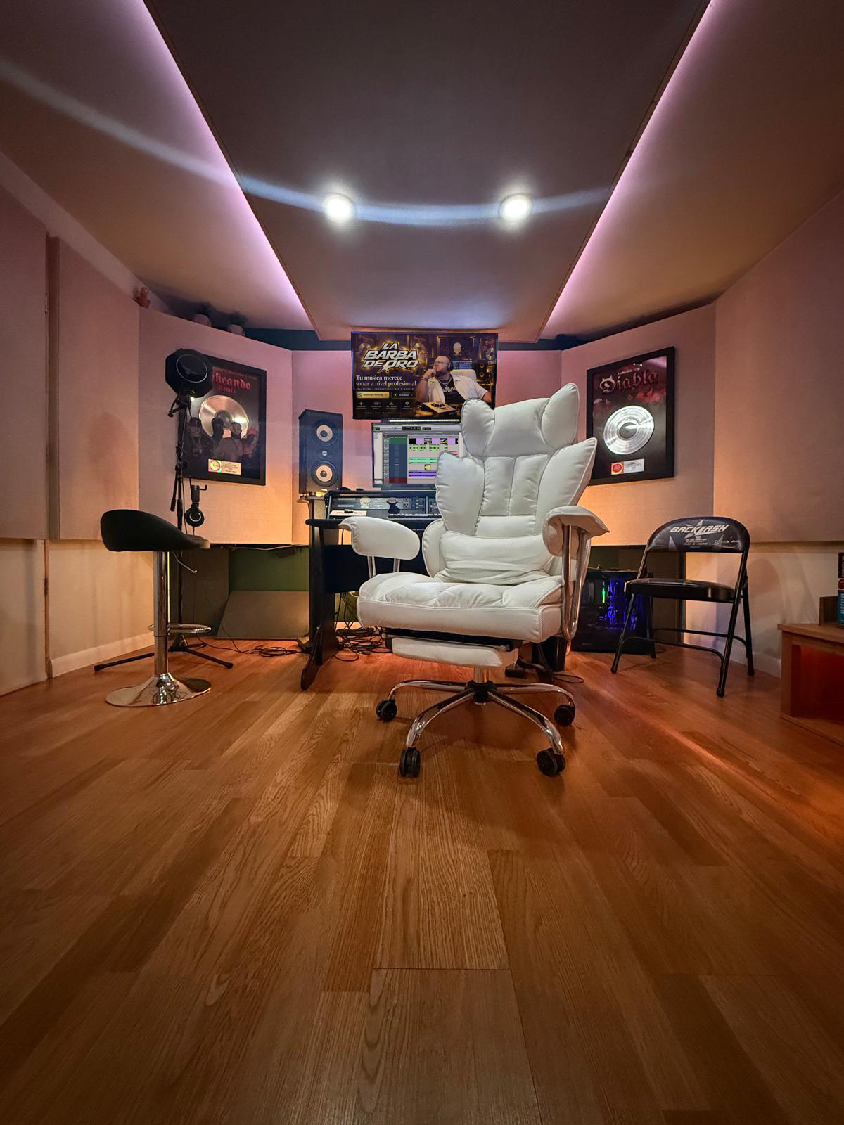 La Barba De Oro studio